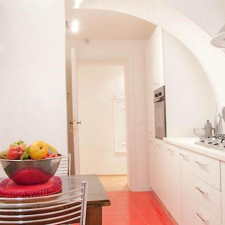 City Center Apartment Рим Номер фото